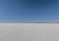 Salt Lake, USA: A Clear Sky Above