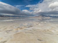 Salt Lake Utah Landscape: Embracing Mountains