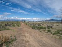 Scenic Colorado Landscape: The Dirt Road Experience