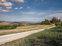 Scenic Landscape of Tuscany: Clear Skies and Natural Beauty