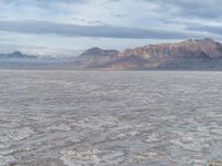 Scenic Salt Lake in USA: Open Space and Nature