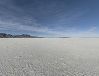 Serene Utah Desert: Sand and Mountain Landscape