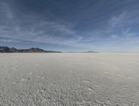 Serene Utah Desert: Sand and Mountain Landscape