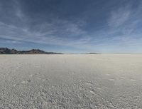 Serene Utah Desert: Sand and Mountain Landscape