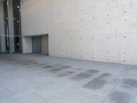 Sleek Architecture in Berlin: Concrete and Glass Design