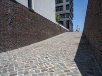 Sleek Architecture in Hamburg, Europe: Brick Wall 001