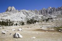 Snow Covered Mountain Peak: Captivating Winter Scene