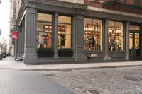 Soho Manhattan: Classic Architecture and Cobblestone Roads 002