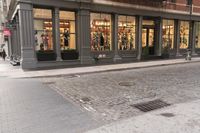 Soho Manhattan: Classic Architecture and Cobblestone Roads