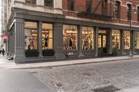 Soho Manhattan: Classic Architecture and Cobblestone Roads