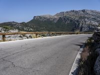 Spain's Mountain Pass: A Natural Landscape