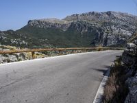 Spain's Mountain Pass: A Natural Landscape