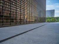 Spain's Historic Alley-Ways: A Modern Office Building in Barcelona