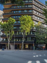 Spanish City Life: Sleek Architecture in Barcelona