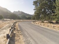 Sunny Day in California: Picturesque Mountain Landscape