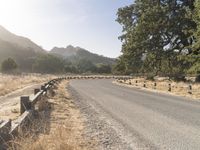 Sunny Day in California: Picturesque Mountain Landscape