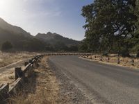 Sunny Day in California: Picturesque Mountain Landscape