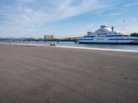 Sunny Day in Hamburg, Germany: City Waterfront (002)