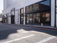 Sunny Day in Los Angeles: Clear Skies and Asphalt Roads