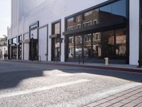 Sunny Day in Los Angeles: Clear Skies and Asphalt Roads