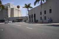 Sunny Day in Los Angeles: Modern Urban Landscape