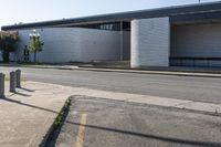 Toronto Architecture: Sleek Line Facade and Clear Sky 001