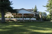 Toronto Residential Area by the Lake: A Beautiful Landscape