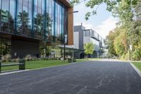 Toronto Urban Plaza and Walkway: Showcasing Modern Architecture