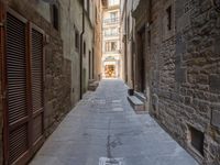 Tuscany Architecture: Exploring the Village Road