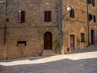 Classic Architecture in Tuscany: A Daytime View