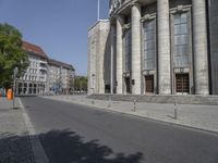 Urban Architecture: City Road and Building