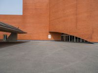 Urban Architecture in Europe: The Museum of Porto