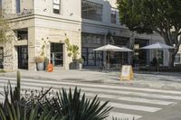 Urban Design in Los Angeles: Vibrant Storefronts and Cafes