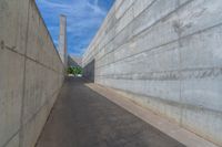 Urban Design: Discover the Concrete Plaza in Zaragoza