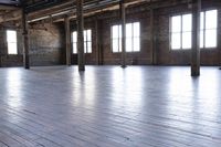 Urban Loft with Brick Wall in New York City 001