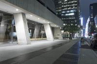 Urban Metropolis: A Showcase of Glass Walls and Modern Architecture