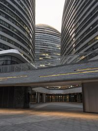 Urban Metropolis: SOHO Plaza Architecture