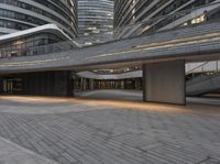 Urban Metropolis: SOHO Plaza Architecture