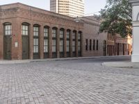 Urban Plaza in Los Angeles: A Spacious and Open Environment