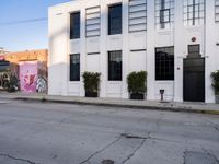 Urban Roads: A Clear View of Los Angeles