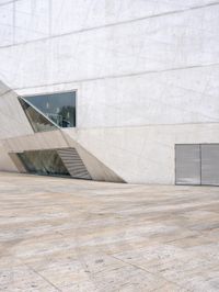 Urban Structure in Portugal Under a Clear Sky