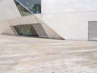 Urban Structure in Portugal Under a Clear Sky