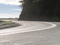 USA Asphalt Road: Low Mountain Grass View