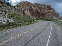 USA Asphalt Road: Embracing Mountain Landscapes