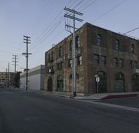 USA City Streets: Clear Skies and Vibrant Architecture