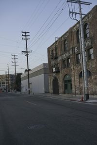 USA City Streets: Clear Skies and Vibrant Architecture