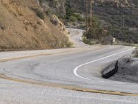 USA Desert Landscape: A Drive Through Majestic Mountains