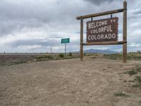 USA's Dirt Road: Embracing Nature with Gravel and Sand Streets