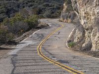 USA Highway: Asphalt and Mountain View