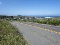 USA Highway along the Ocean Shoreline: Stunning Coastal Landscape